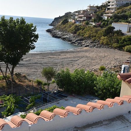Irene'S Beach Front House Vromopousi Екстериор снимка