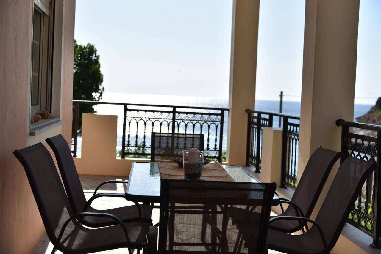 Irene'S Beach Front House Vromopousi Екстериор снимка