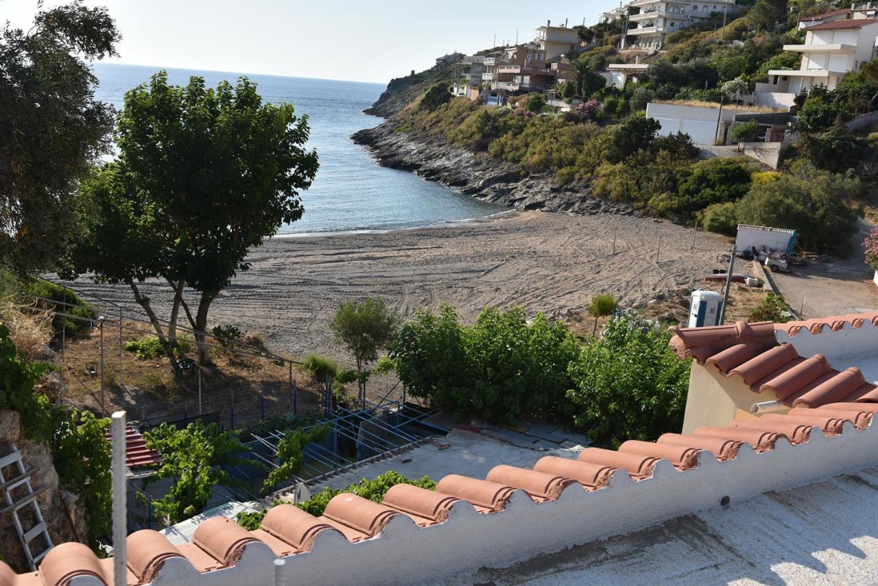 Irene'S Beach Front House Vromopousi Екстериор снимка