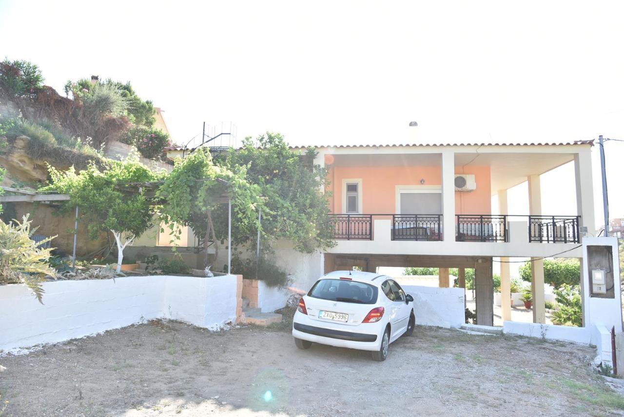 Irene'S Beach Front House Vromopousi Екстериор снимка