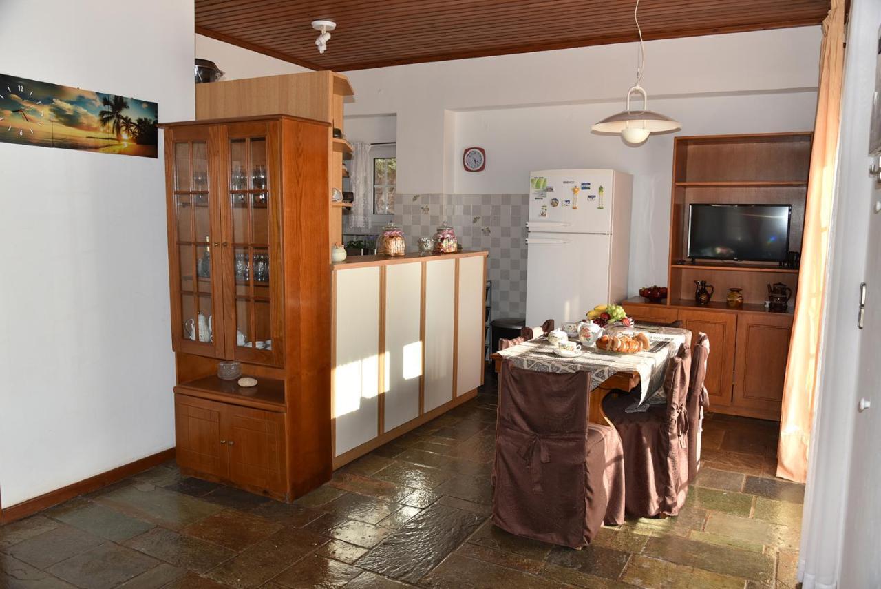 Irene'S Beach Front House Vromopousi Екстериор снимка